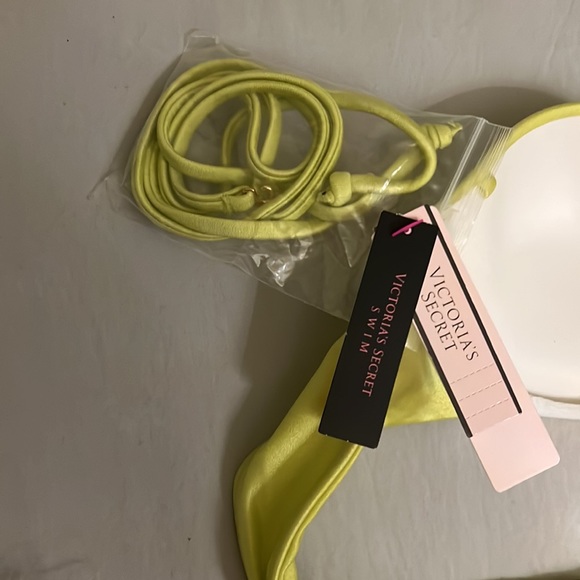 Victorias Secret underwire bandeau top with removable straps NEW WITH TAGS 32B - Picture 4 of 5